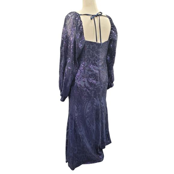 NWT Long Sleeved Patterned Sequin Gown in Navy Blue - Picture 10 of 13